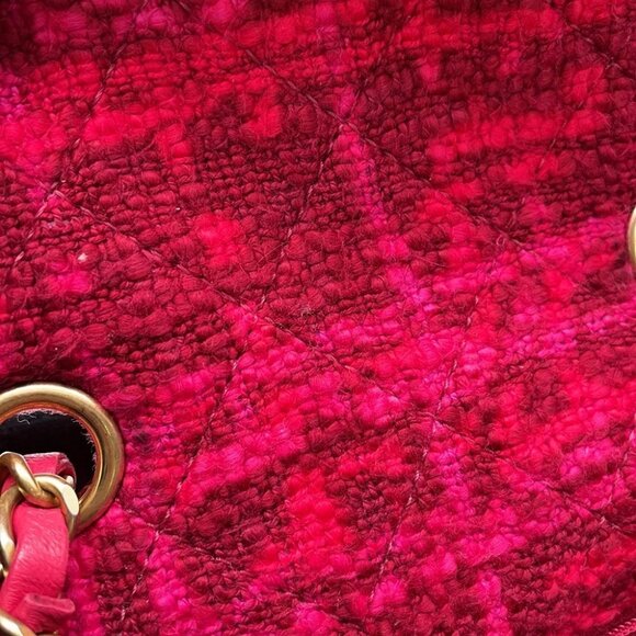 CHANEL Mini Matelasse ChainShoulder Size Mini Tweed/Boa Red/Pink - Picture 9 of 14